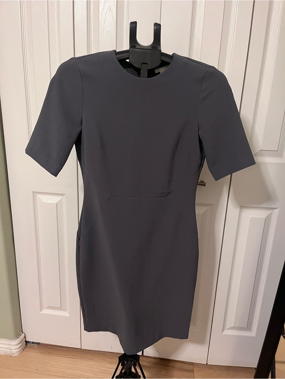 H&M Gray Short Sleeve Sheath Dress